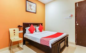 Oyo Flagship 79326 Lingampally
